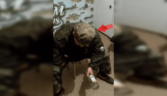 Facebook: militar es obligado a golpearse con botella de vidrio y su cabeza termina así [VIDEO]