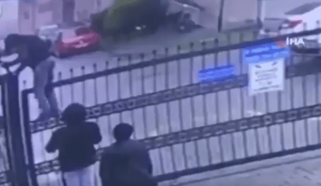 Facebook viral: Ladrón quería robar en zona residencial, pero reja eléctrica le hace 'calzón chino' [VIDEO]
