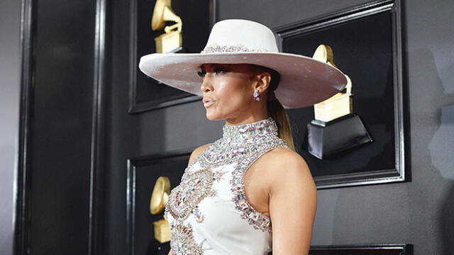 Jennifer Lopez y Lady Gaga son viral por amoroso encuentro en los Grammy