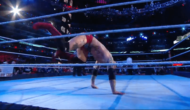 WrestleMania 35: Batista tuvo un accidentado ingreso antes de luchar con Triple H [VIDEO]