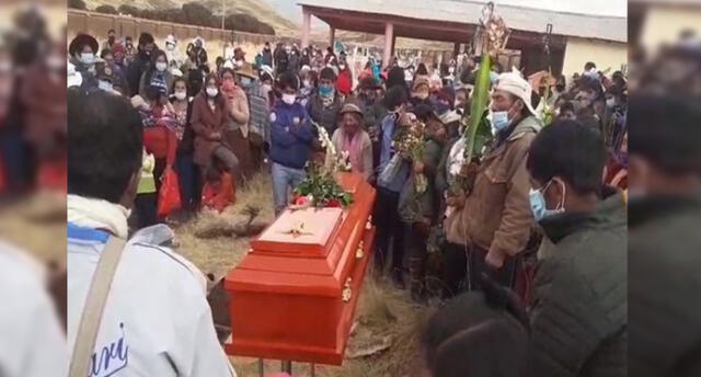Joven madre de familia fue sepultada la tarde del martes, en medio de gritos de justicia. Foto: Cortesía.