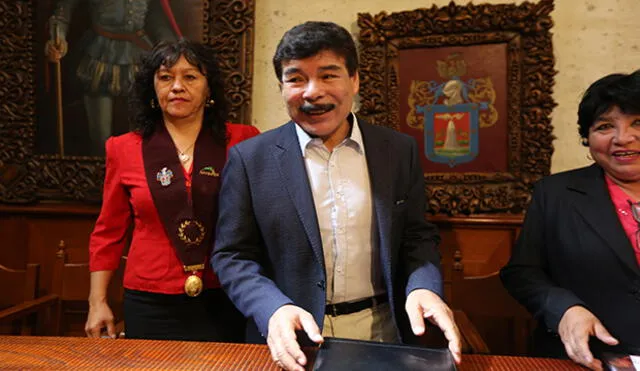 Sala absuelve a alcalde de Arequipa y exfuncionarios