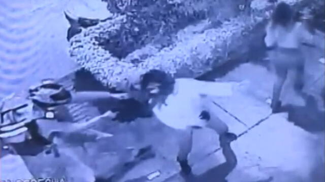 Según una de las víctimas, el delincuente estuvo nervioso durante el asalto. (Foto: Captura de video / América TV)