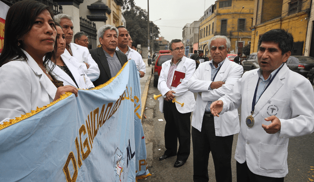 Essalud: el 32% de médicos acató el paro en Lima y el 20% a nivel nacional