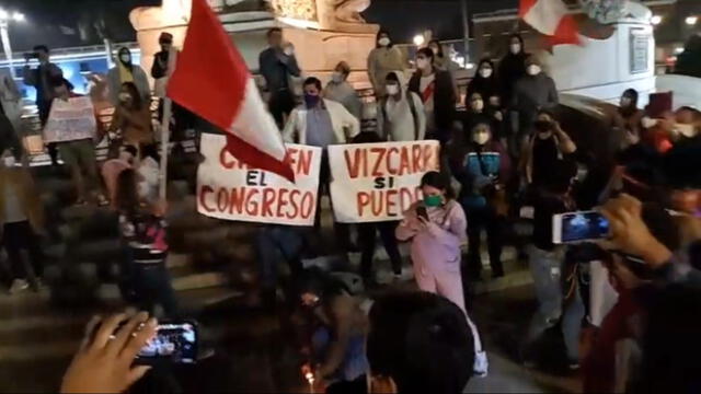 Trujillo: ciudadanos protesta por vacancia a Martín Vizcarra