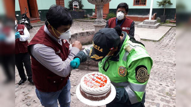 Policía fue sorprendida por sus colegas y prefecto, debido a su labor en Cusco.