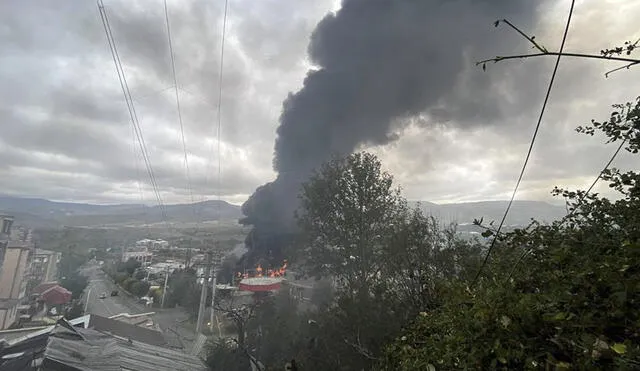 Stepanakert, la capital del enclave separatista de Nagorno Karabaj disputada por Azerbaiyán y Armenia, ha vuelto a ser atacada hoy domingo con cohetes. Foto: EFE