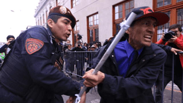 Simpatizantes de Keiko Fujimori habrían agredido a fotógrafo en exteriores de penal 