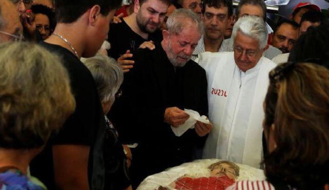 Lula da Silva: "Mi esposa murió triste por las canalladas que hicieron con ella"