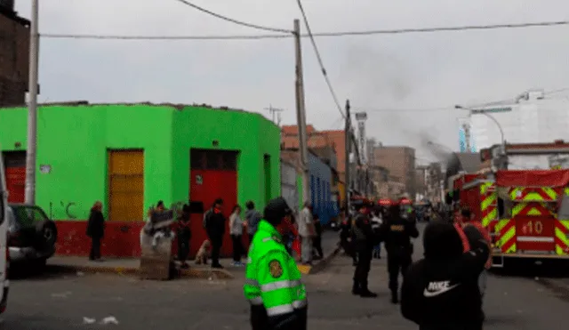La Victoria: controlan incendio en galería "La Camita" de Gamarra [VIDEO]