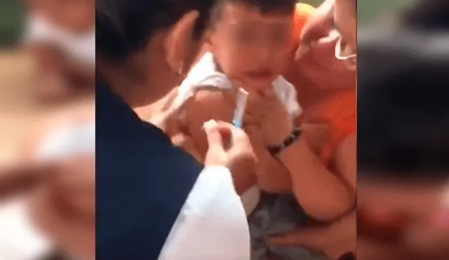 Video es viral en YouTube. El niño desató más de una carcajada con su peculiar conducta luego de hacer una ‘pataleta’ para que la enfermera no coloque una inyección