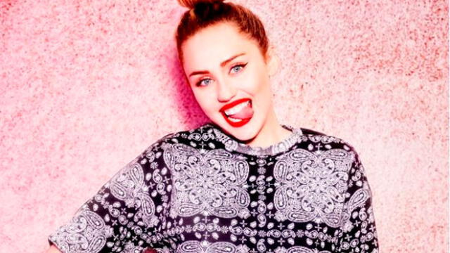 Miley Cyrus publica polémica foto asegurando que el "aborto es salud"