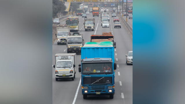 Transportistas realizarán paro porque no están de acuerdo con ampliación de 'pico y placa' para camiones. Créditos: Antonio Melgarejo / La República.