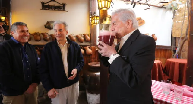 Mario Vargas Llosa disfruta su paso por Arequipa durante grabaciones de documental [FOTOS y VIDEO]