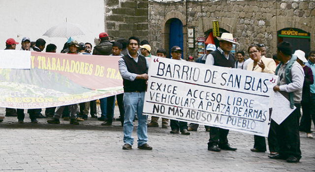 Taxistas informales de Cusco vuelven a protestar contra Carlos Moscoso