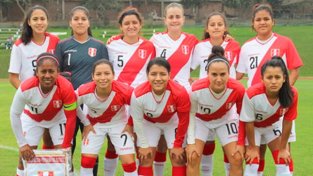 Critican a Paco Bazán tras calificar de “una lágrima” a la selección femenina de fútbol