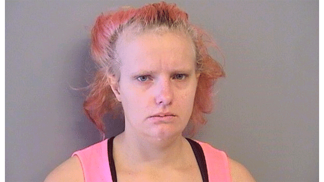Lea Robinson, de 21 años. Es acusada de maltrato infantil. Fuente: Cárcel del condado de Tulsa.