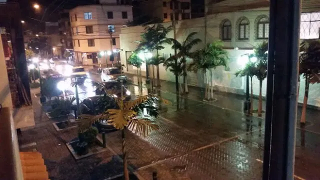Colapso de red de agua inunda calle de Magdalena del Mar [VIDEO]