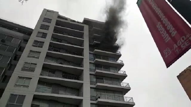 La familia atrapada pide ayuda para ser rescatada.