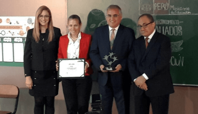 Petroperú recibe importante premio por contribuir en la educación del país