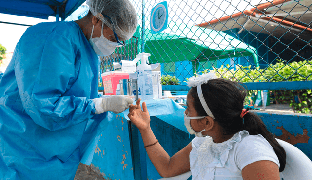 Ayuda médica para comunidades indígenas en Loreto. Foto: EsSalud