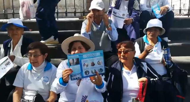 Arequipa: Adultos mayores marchan pidiendo que no los abandonen ni maltraten [VIDEO]
