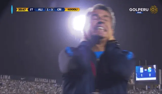 Alianza Lima vs Sporting Cristal: El gesto de frustración de Pablo Bengochea tras el tercer gol