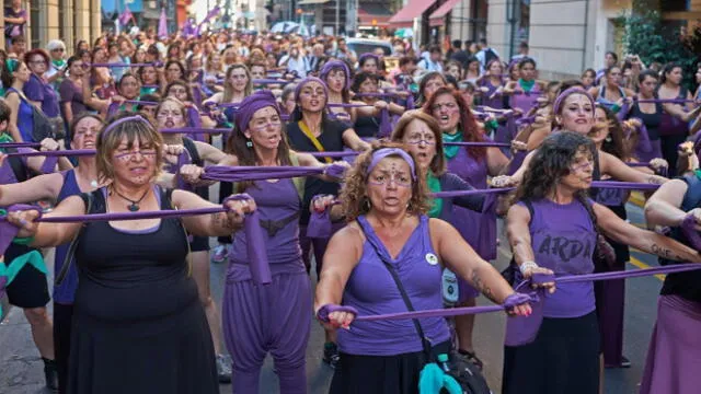 ¿Por qué el violeta es el color representativo del feminismo?