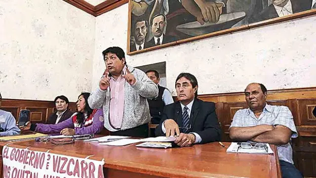 RECHAZO. José Chapa dijo que también exigirán derogación de decretos que atentan contra derechos. laborales.
