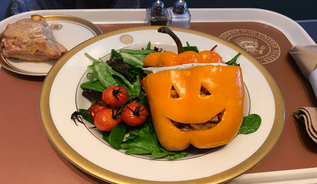Donald Trump es sorprendido por Halloween y recibe misteriosa cena [FOTOS]