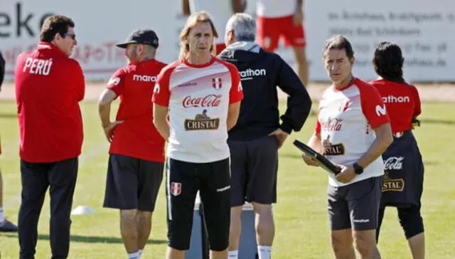 Selección peruana manejaría dos posibilidades para traer a los jugadores. Foto: EFE