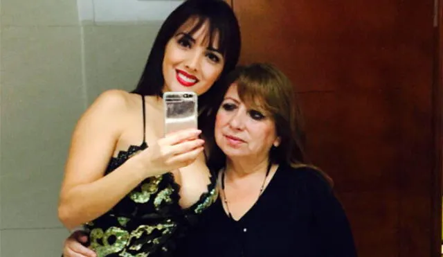 EEG: Madre de Rosángela Espinoza sufrió bochornoso incidente en vivo [VIDEO]