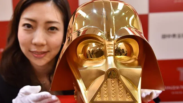 Venden casco de oro de Darth Vader en 13 millones de euros