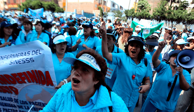 Día de la enfermera peruana: situación actual de los profesionales de salud
