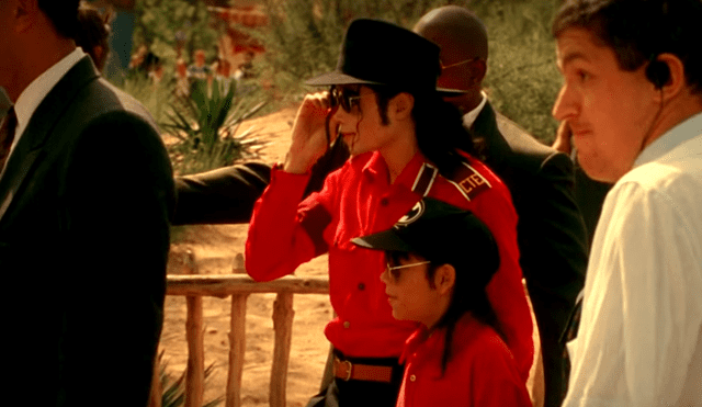 Michael Jackson captado en comprometedor vídeo con un menor de edad