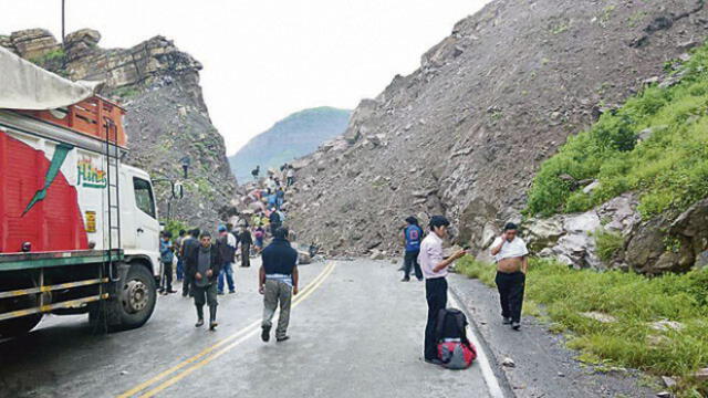Huaicos interrumpen vías de penetración a provincias de Cajamarca