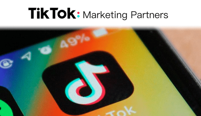 TikTok busca aprovechar sus 800 millones de usuarios para proponer a las marcas una manera de conectar con su comunidad. Imagen: PPC Land Substack.
