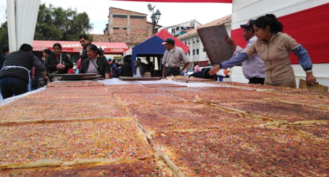 Elaboran tradicional empanada gigante de Cusco por Semana Santa [VIDEO]