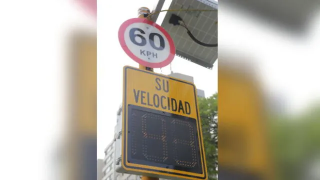 Sensor solar te avisa si es que excediste la velocidad permitida en la vía. (Foto: Municipalidad de San Isidro)