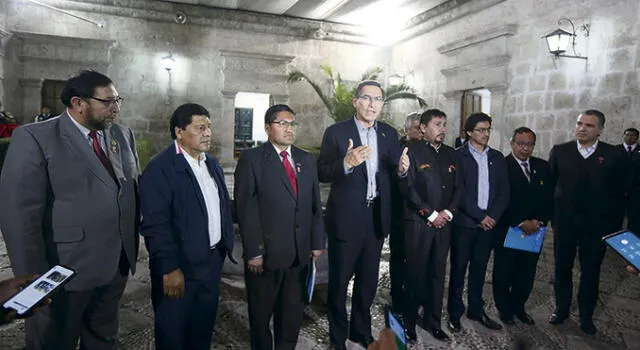 propuesta.  Jefes regionales alcanzaron propuesta de nueva ley de minería en Arequipa