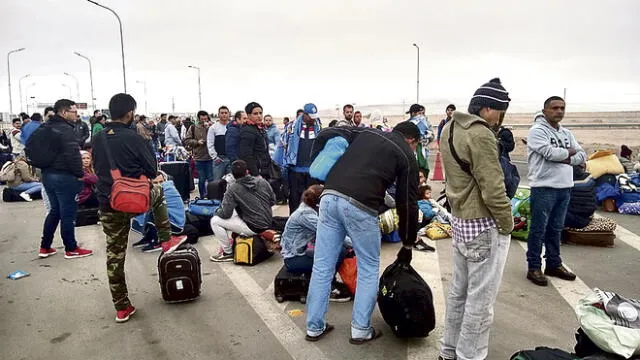varados. Cientos de venezolanos se quedaron en frontera Perú-Chile por no tener visa.