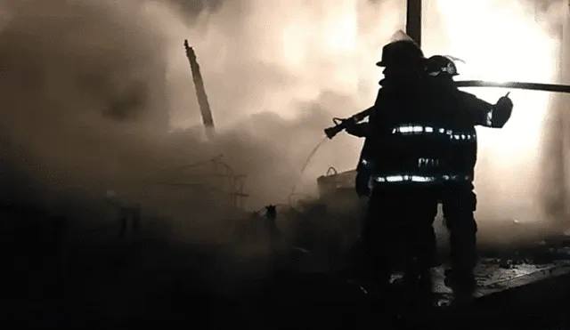 Callao: Incendio consume seis viviendas en Puerto Nuevo [VIDEO]