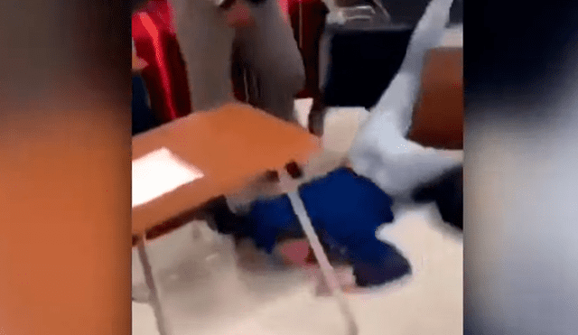 Registro fílmico muestra a una docente golpeando a una alumna. Foto: Captura/CBSDFW