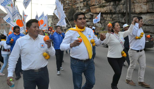 Elecciones 2018: Zósimo Cárdenas promete culminar carretera del Canipaco