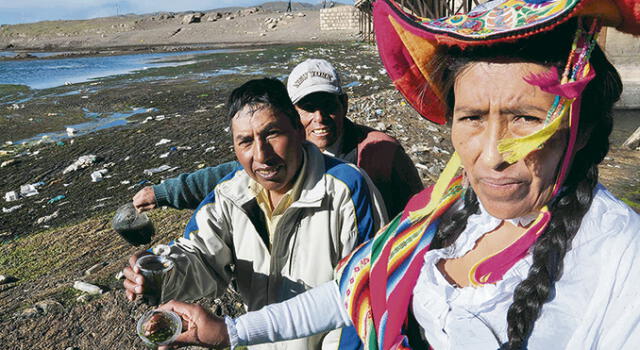 Puno: Pobladores de Coata toman agua con metales pesados