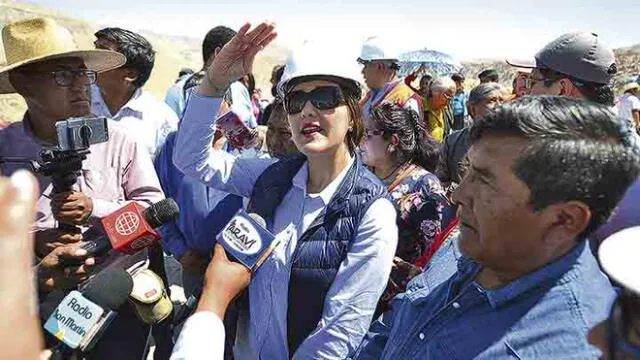 Gobernadora de Arequipa apoya a Vizcarra en referéndum 