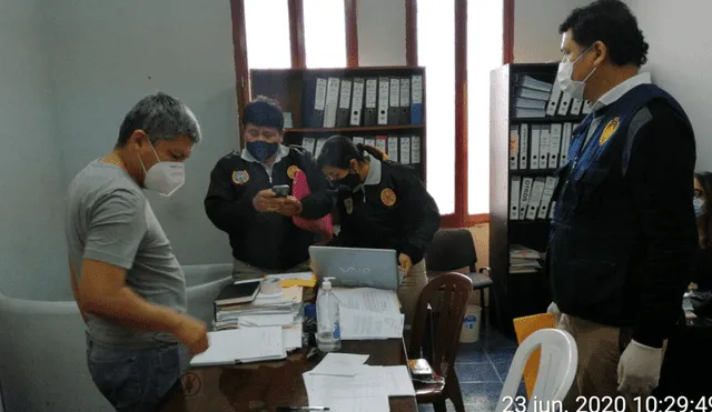 Agentes de la Diviac ingresaron al establecimiento edil al promediar las 10.00 a. m. Foto: Policía