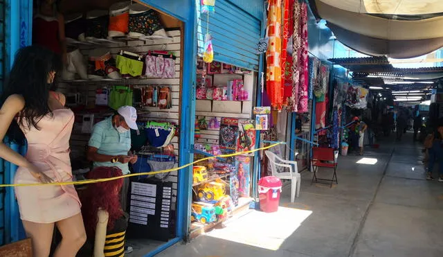Comerciantes empiezan hacer vida comercial en mercado San Miguel. Foto: La República.