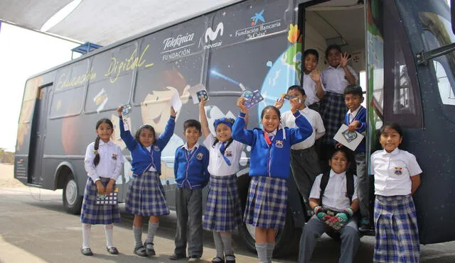 Bus itinerante lleva educación digital a 9 mil escolares de Lima norte 