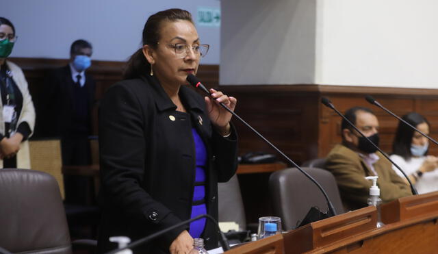 Kira Alcarraz se unió a Integridad y Desarrollo tras renunciar a la bancada de Somos Perú. Foto: Congreso